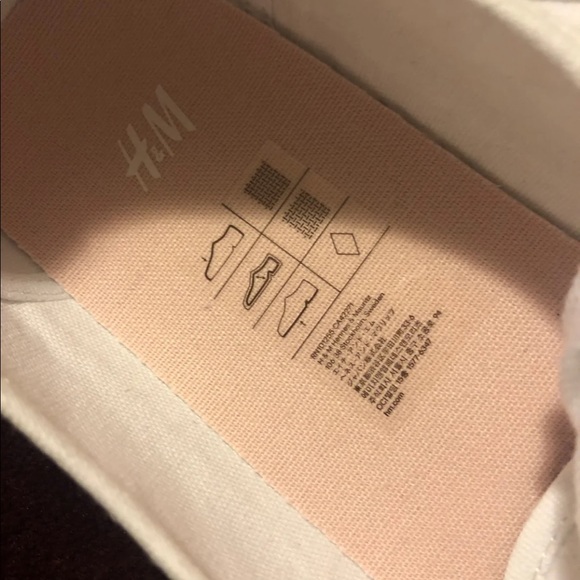 H&M - Picture 3 of 3